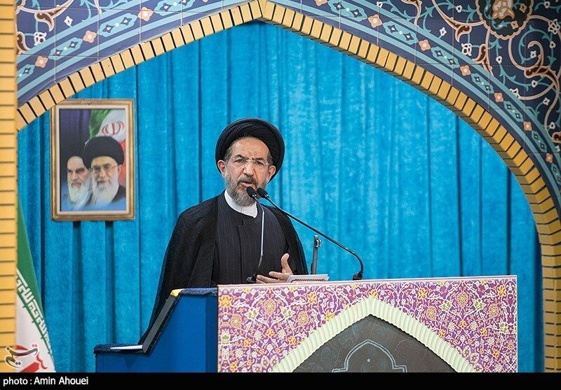 واکنش به مسمومیت‌ دانش آموزان از تریبون نماز جمعه تهران