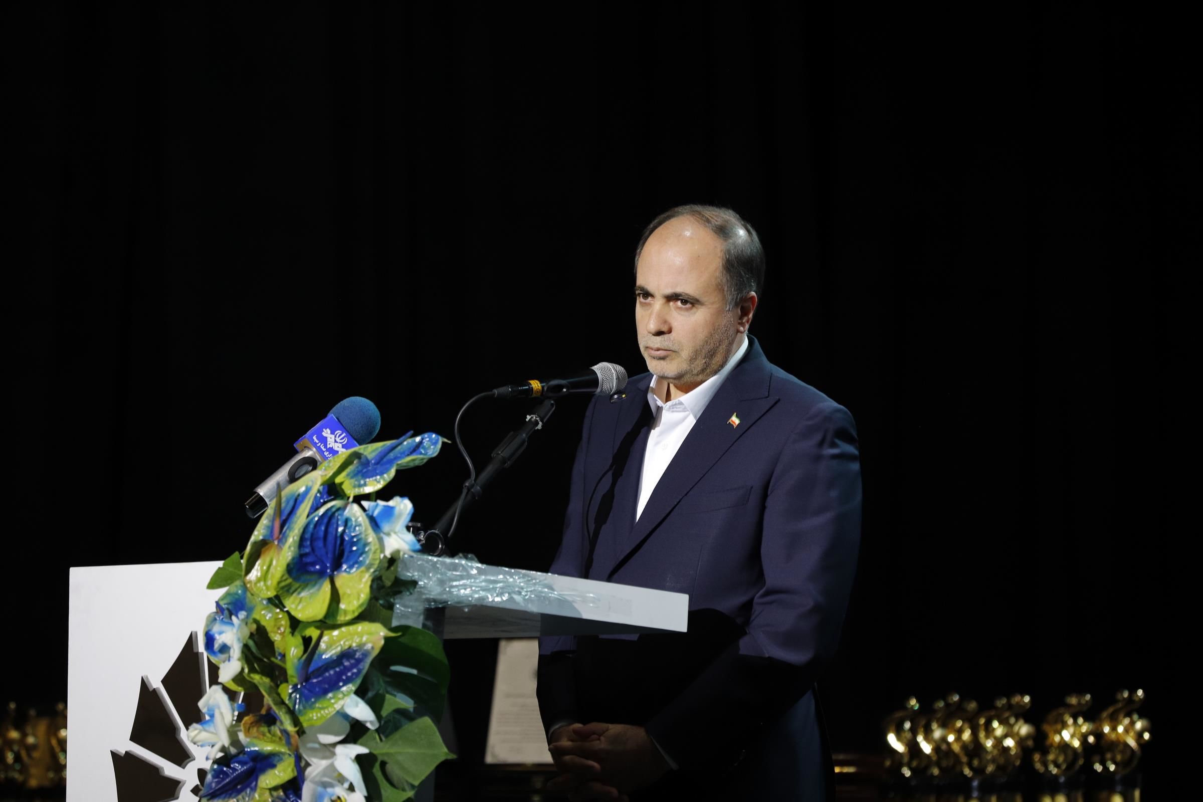 مکلف به جلوگیری از مقررات خلق‌الساعه صادرات هستیم