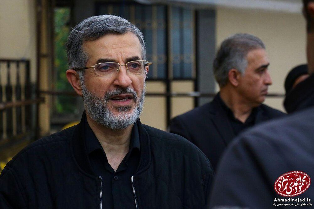 سکوت سنگین سه تفنگدار/ احمدی نژاد، مشایی و بقایی کجا هستند؟/ مدعیان عدالت طلبی مهر سکوت بر لب زدند!