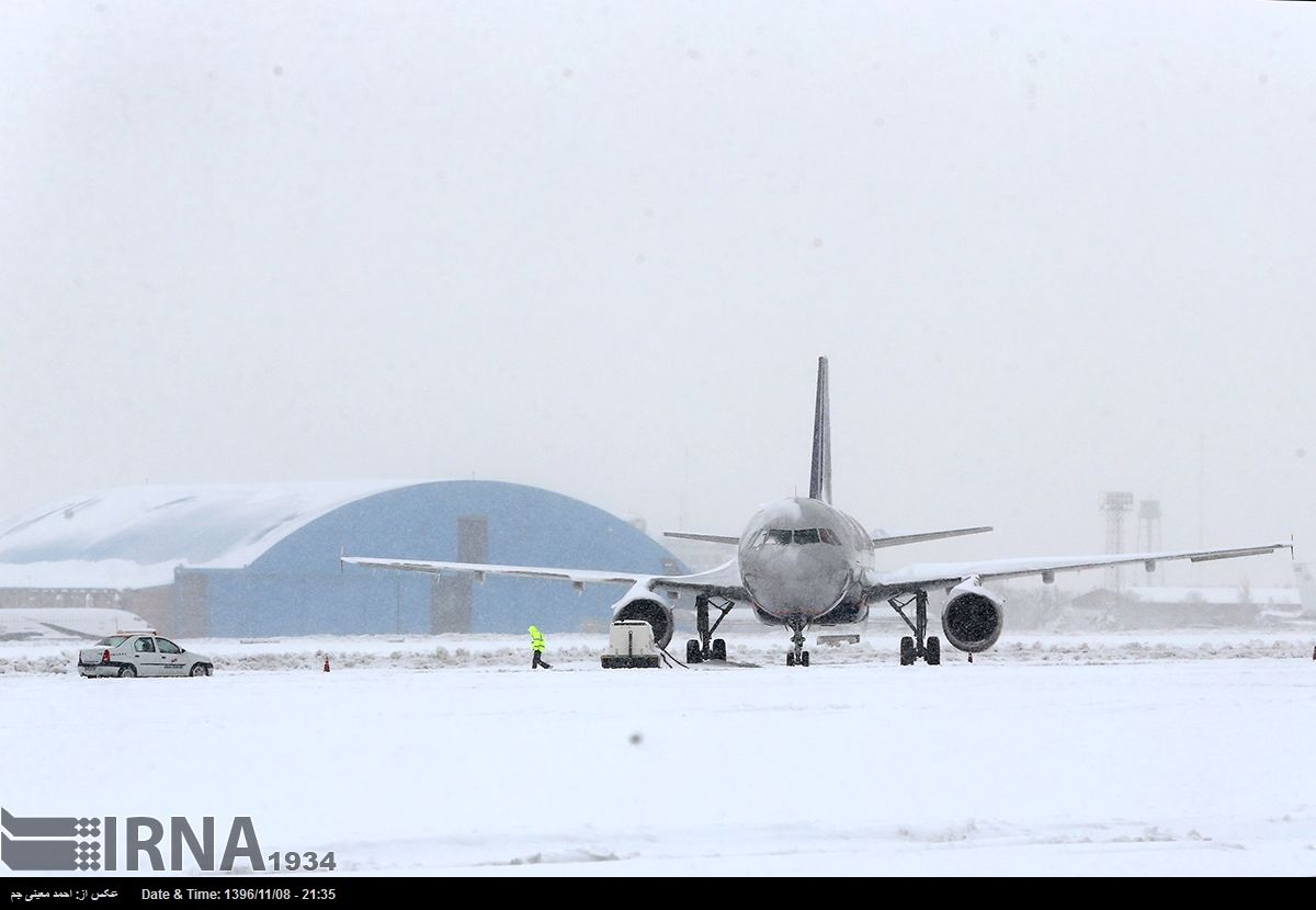 بارش برف چند پرواز فرودگاه مهرآباد را لغو کرد