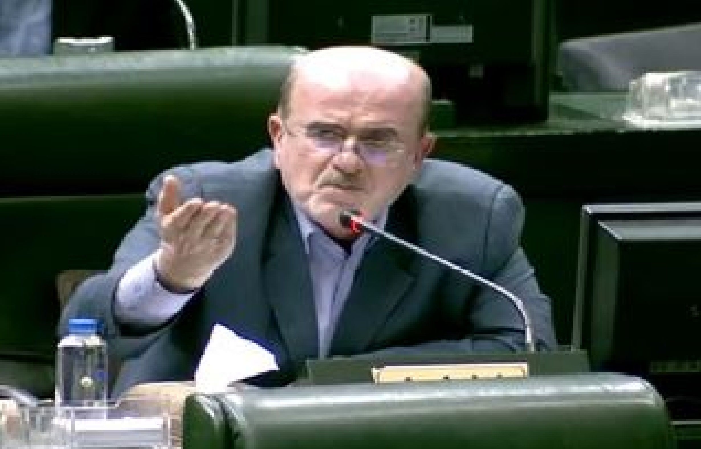 مسئولان نظام از پلتفرم های خارجی استفاده می کنند/ اگر قرار است قطع شود باید برای همه قطع شود + فیلم