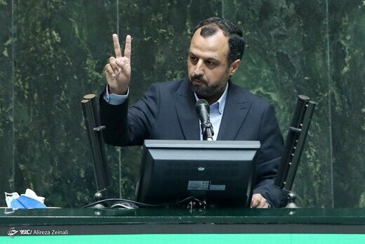 زنگ خطر استیضاح وزیر اقتصاد به صدا درآمد!