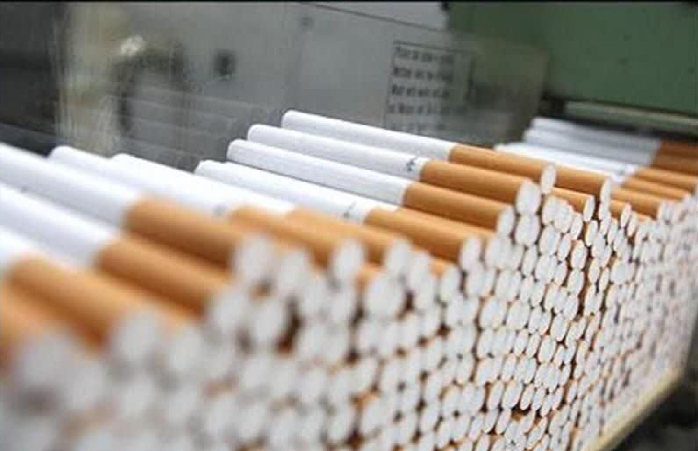 ابلاغ نرخ عوارض و مالیات بر ارزش افزوده سیگار وارداتی ۱۴۰۴ 