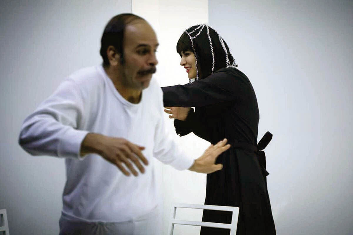 به تماشای «هیدن» این بار بر صحنه نمایش اصفهان 