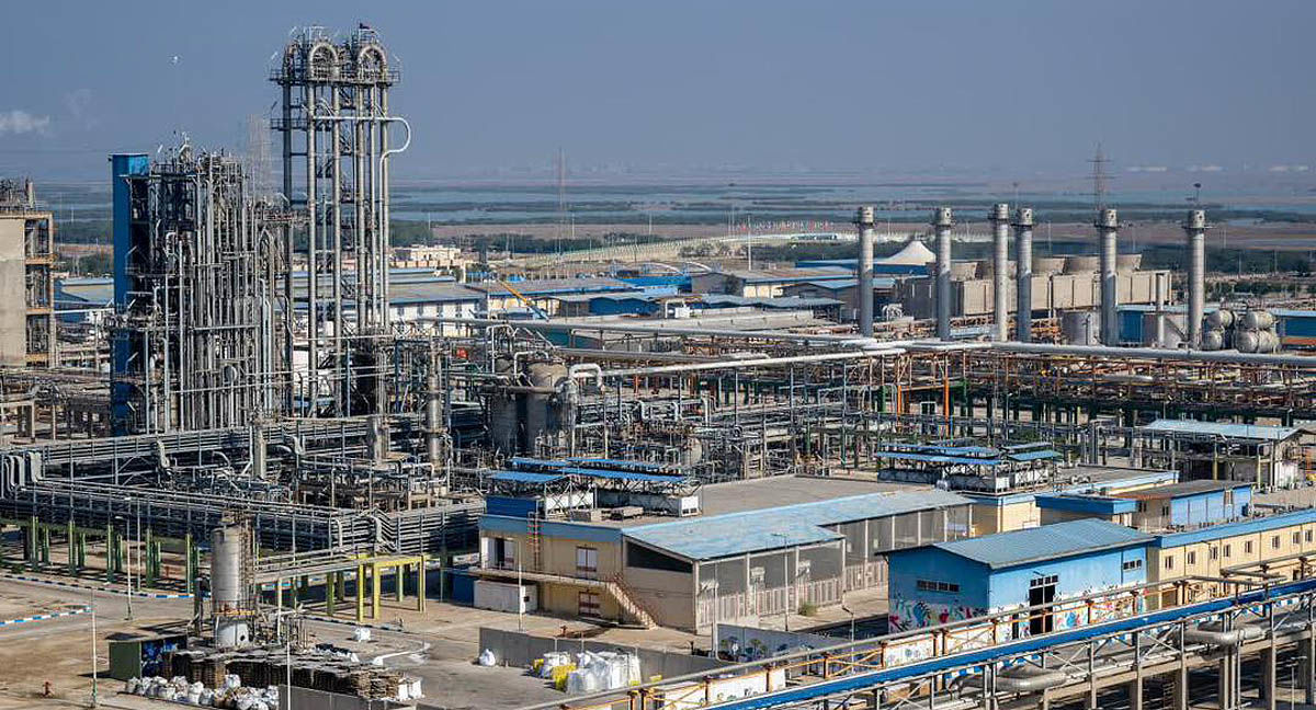 اعطای تندیس زرین نشان ملی تعهد به مسوولیتهای اجتماعی به پتروشیمی «مارون»