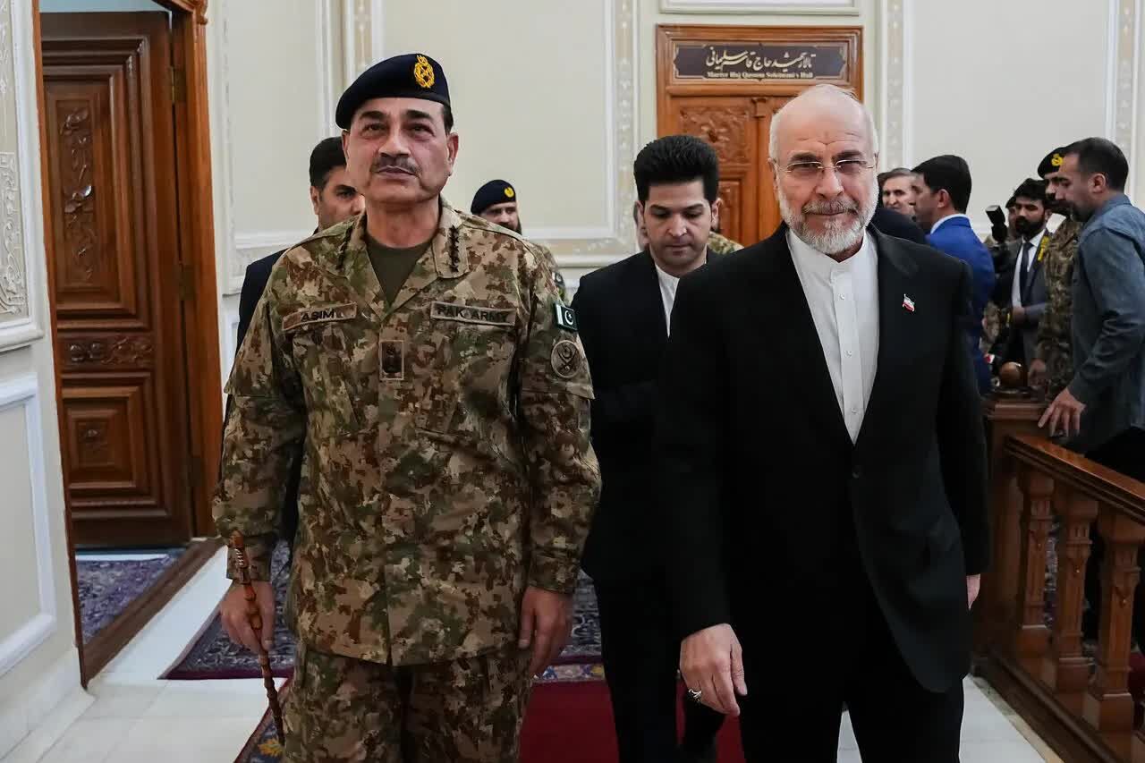 نخست‌وزیر پاکستان و عاصم منیر فردا عازم سوئیس می‌شوند