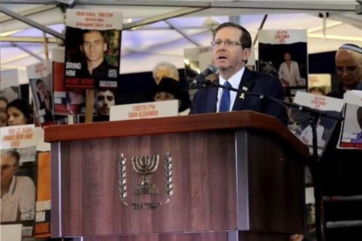 ماجرای حبس شدن رئیس اسرائیل در داخل هواپیمای خود در فرودگاه پاریس