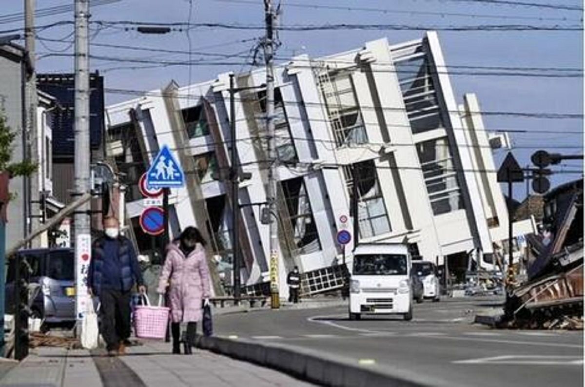 زلزله اخیر ژاپن زمین را 4 متر بالا آورد!