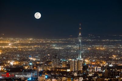 هشدار ایمنی به بلندترین نماد تهران 