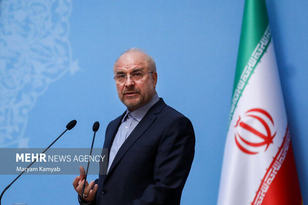قالیباف: هر کسی دلش برای ایران می سوزد در خط انقلاب است/ هر جا مقاومت کردیم، به موفقیت رسیدیم