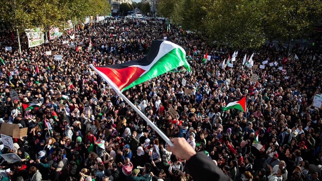 برافراشته شدن پرچم فلسطین در جشن‌های سال نوی میلادی