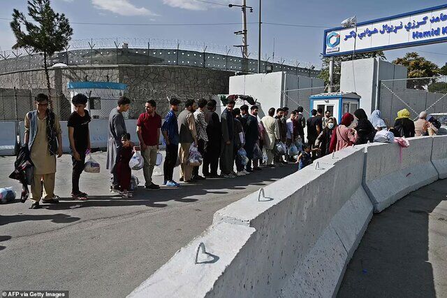 دیپلمات‌های اصلی افغانستان را ترک کردند