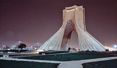 میدان آزادی مرمت شد، زیبا نشد - ۱ اسفند ۸۶