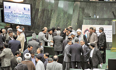 آمادگی مجلس برای انصراف از وقف دانشگاه آزاد