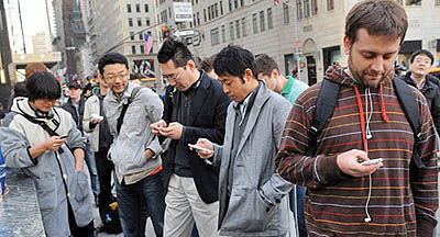 رشد 4/1 درصدی صنعت موبایل در سال 2012