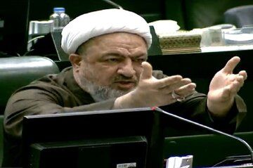 طعنه سنگین رسایی به لاریجانی؛ تصورش از برجام مثل روحانی و ظریف بود / فکر می کند با مذاکره می توان مشکلات کشور را حل کرد