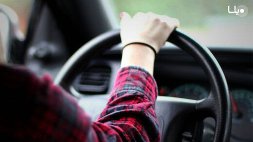 این کار موقع رانندگی ۶ برابر مصرف الکل خطر دارد!+عکس