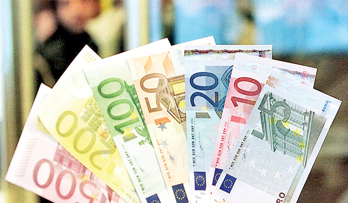 واکنش اروپا به تضعیف یورو