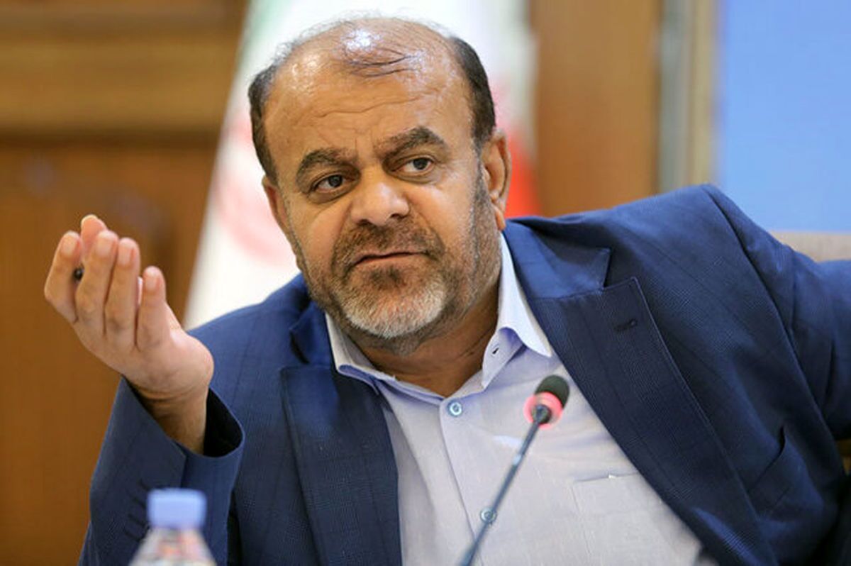 تصاویری از طواف پیکر رستم قاسمی در حرم رضوی