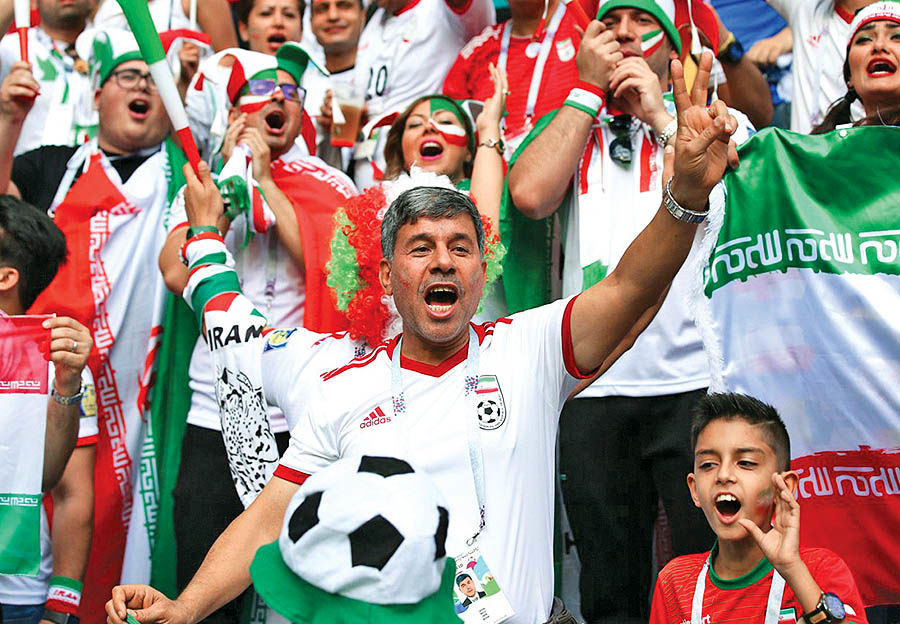 15 هزار ایرانی در استادیوم