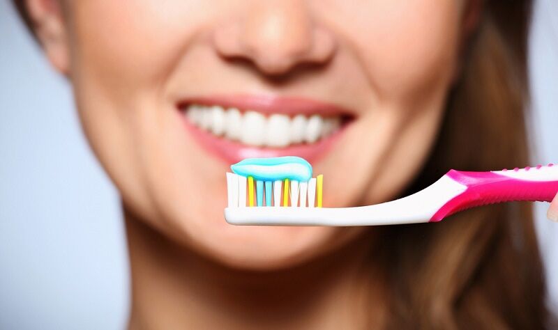 توصیه یک پروفسور برای بهترین روش مسواک زدن