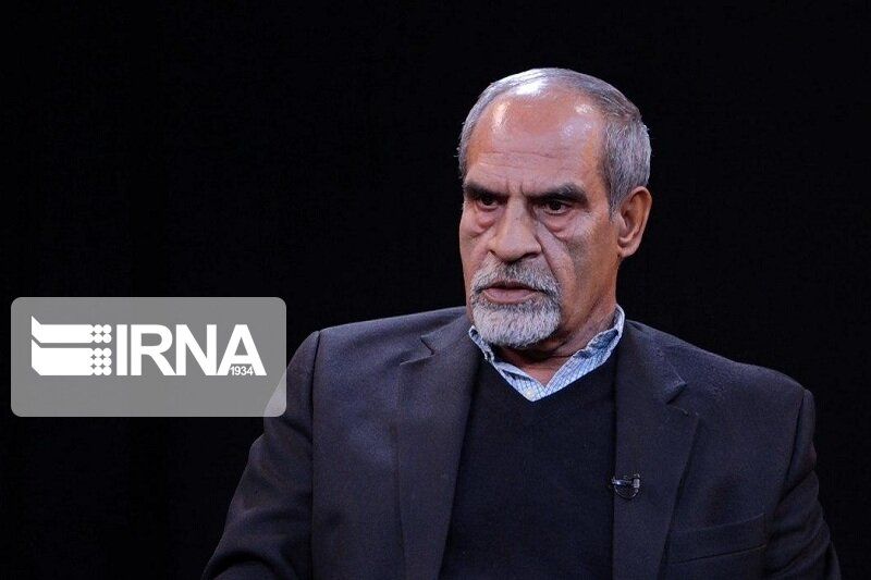 نعمت احمدی: مخالفان برای وفاق ملی راه‌حلی بهتر از قانون اساسی سراغ دارند؟