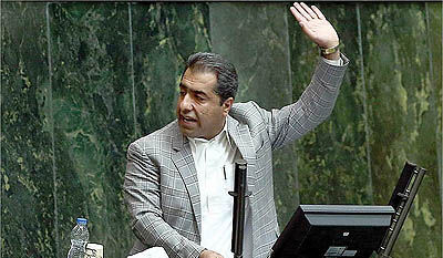 برخورد جنجالی با نماینده سراوان 
