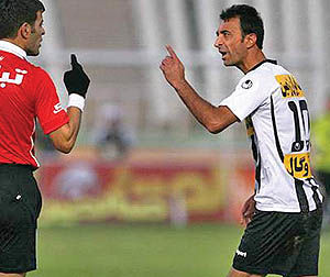 عنایتی: با پیراهن استقلال از فوتبال خداحافظی می‌کنم