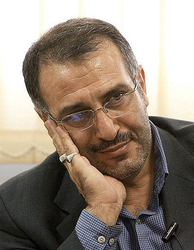عدم حضور خاتمی راه پیروزی احمدی‌نژاد