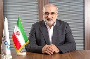 تقدیر از دکتر احمد شفیع زاده مدیرعامل بانک دی به عنوان قهرمان صنعت و اقتصاد ایران