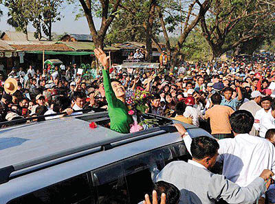 «پیروزی تاریخی» آنگ سان سوچی در انتخابات پارلمانی میانمار