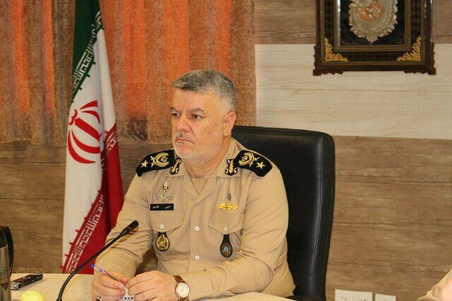دریادار خانزادی: تحریم های تسلیحاتی را برای نیروی دریایی یک شوخی است