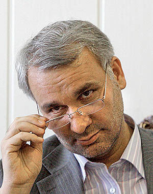 دلیل برداشتن نماد 9 دی از سردر دانشگاه تهران