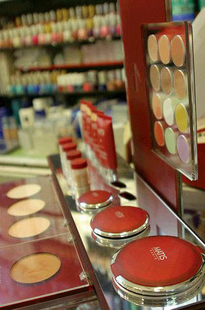 80درصد محصولات آرایشی و بهداشتی فروشگاه‌ها قاچاق است