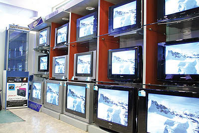 چشم امید کسبه بازار تلویزیون به بازار شب عید