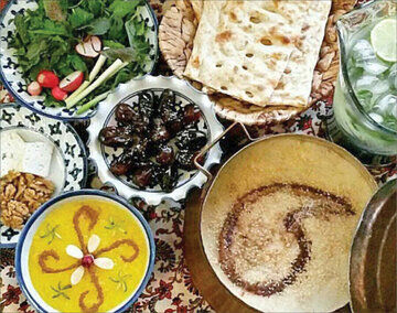 توصیه‌های یک متخصص تغذیه برای روزه‌داران/ چطور افطار کنیم؟