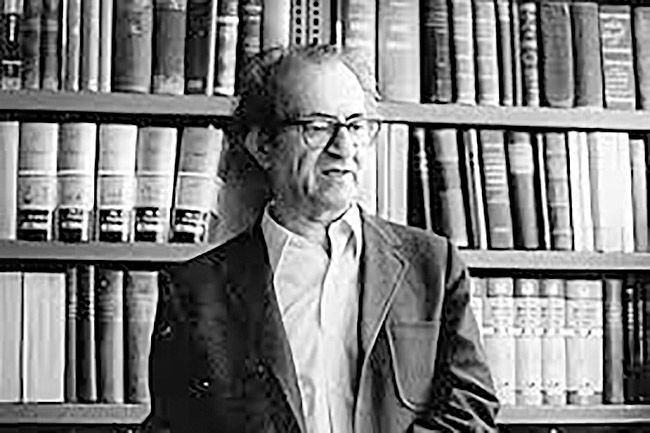 در کافه‌ها شطرنج بازی می‌کردیم