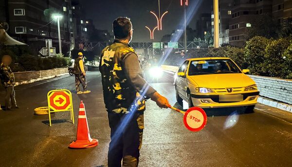 تغییر آرایش ایست‌های بازرسی پس از حملات پهپادی اسرائیل/ بسیجیان برای حضور در ایست های بازرسی داوطلب شدند
