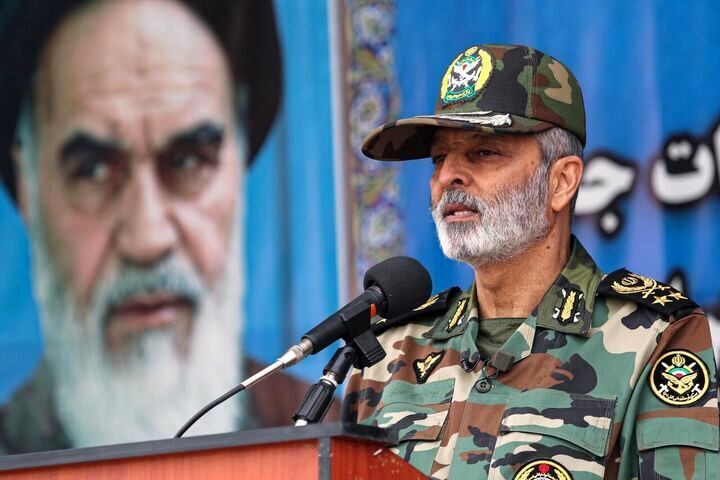 فرمانده کل ارتش: رژیم صهیونیستی حقیرتر از آن است که بتواند کوچکترین خللی در اراده ملت بزرگ ایران ایجاد کند