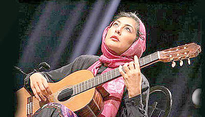 لیلی افشار برای ایرانیان می‌نوازد