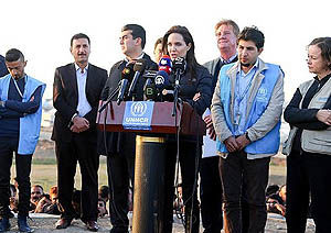 دیدار آنجلینا جولی با آوارگان کردستان عراق