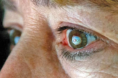 گوگل عدسی هوشمند چشم طراحی کرد