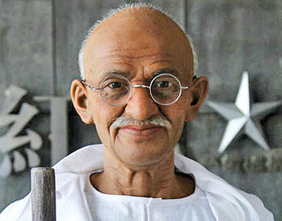 گاندی، استقلال هند و مساله عدم خشونت