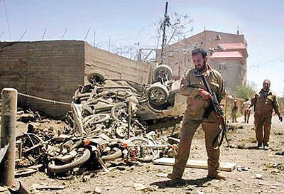 حمله مهاجمان انتحاری به مرکز ناتو در غرب افغانستان