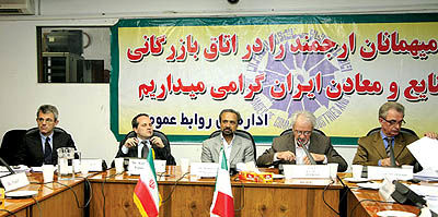 در مجمع عمومی اتاق ایران و ایتالیا عنوان شدسیاست‌زدگی را کنار بگذاریم