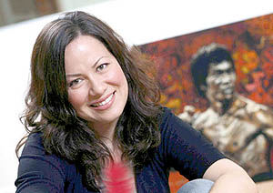 بازی دختر بروس لی در فیلم زندگی پدرش