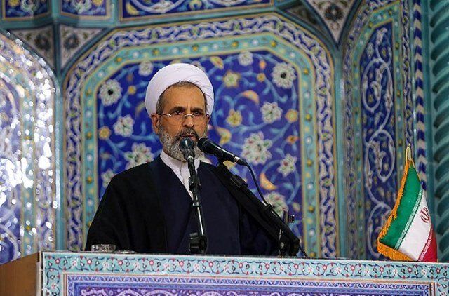 هشدار امام جمعه قم به آمریکا؛ خواب تجزیه ایران را به گور می‌برید