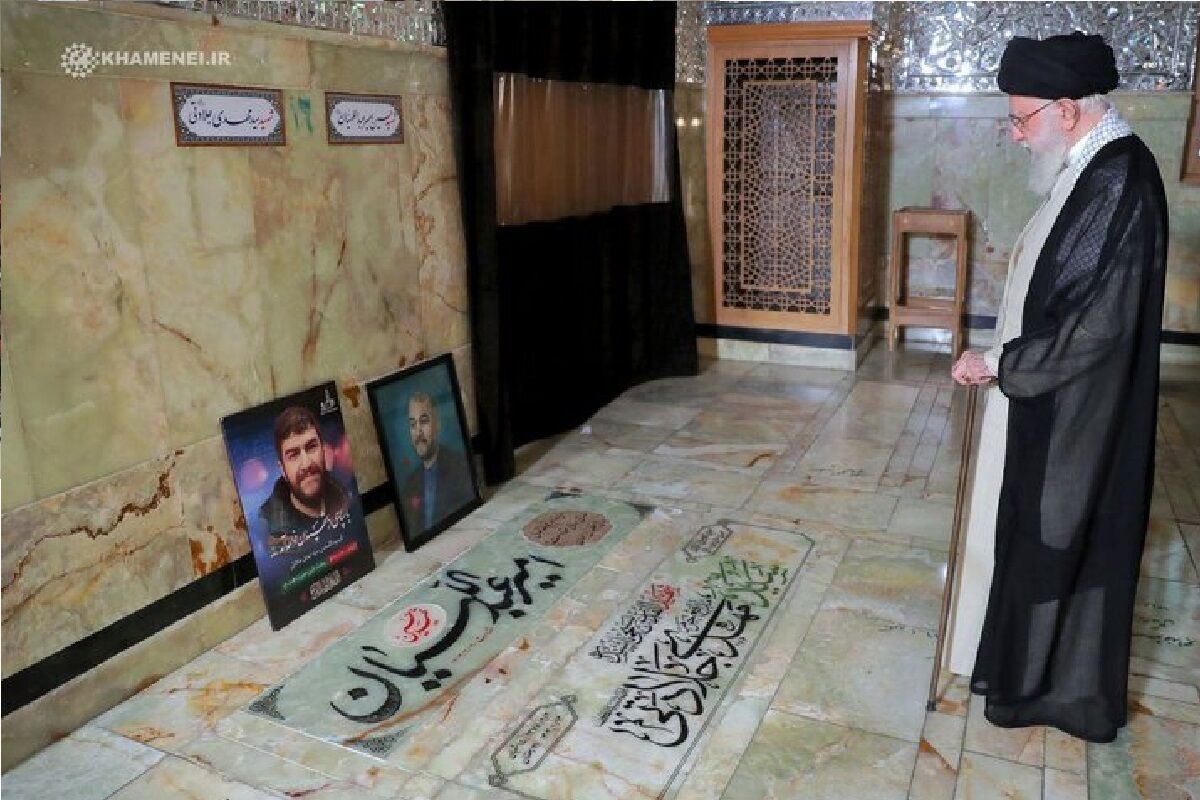 حضور رهبر انقلاب بر مزار شهید حسین امیرعبداللهیان