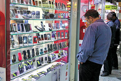 قیمت گوشی تلفن همراه افزایش می‌یابد