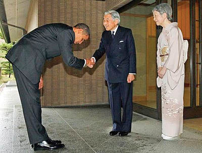 تعظیم جنجالی اوباما مقابل امپراطور ژاپن